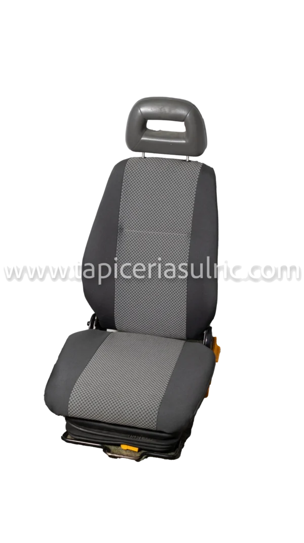 Nissan Atleon neumatico