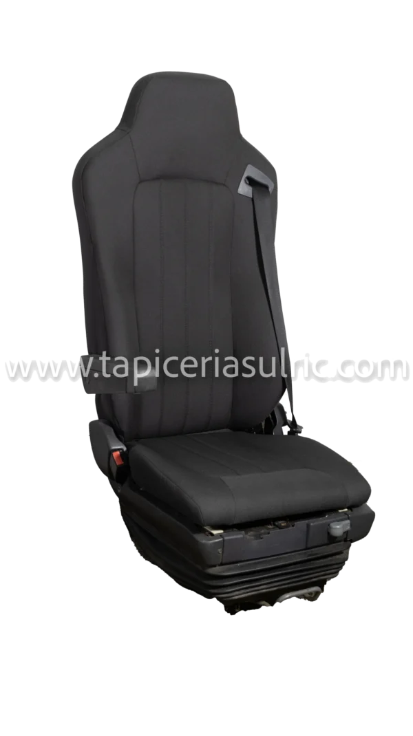 Iveco Strails neumatico negro
